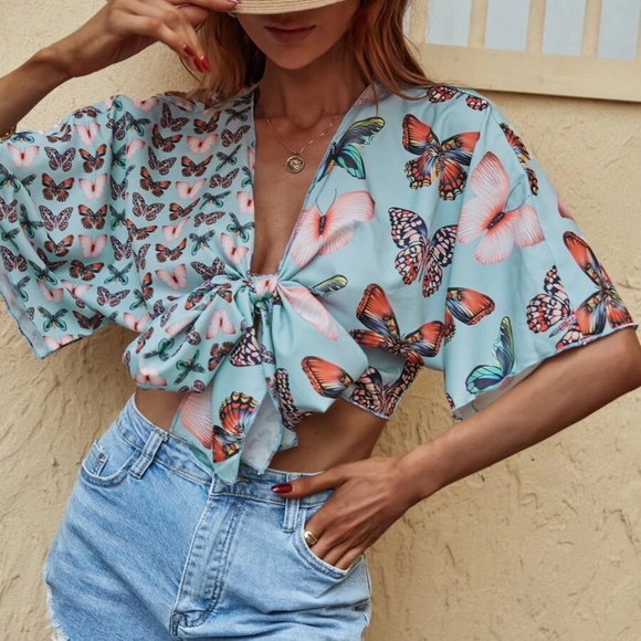 BellanBlue Tops - Butterfly Print Front Tie Crop Top